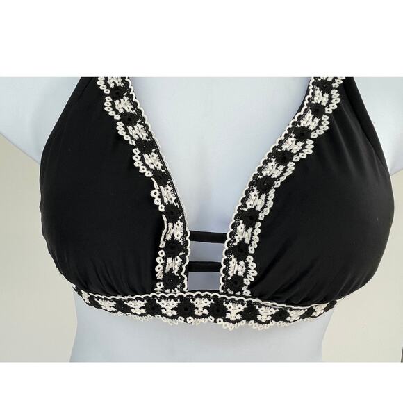 KONA SOL, SIZE M, BIKINI TOP, CROCHET DETAIL, LINED, PADDED - Picture 3 of 5